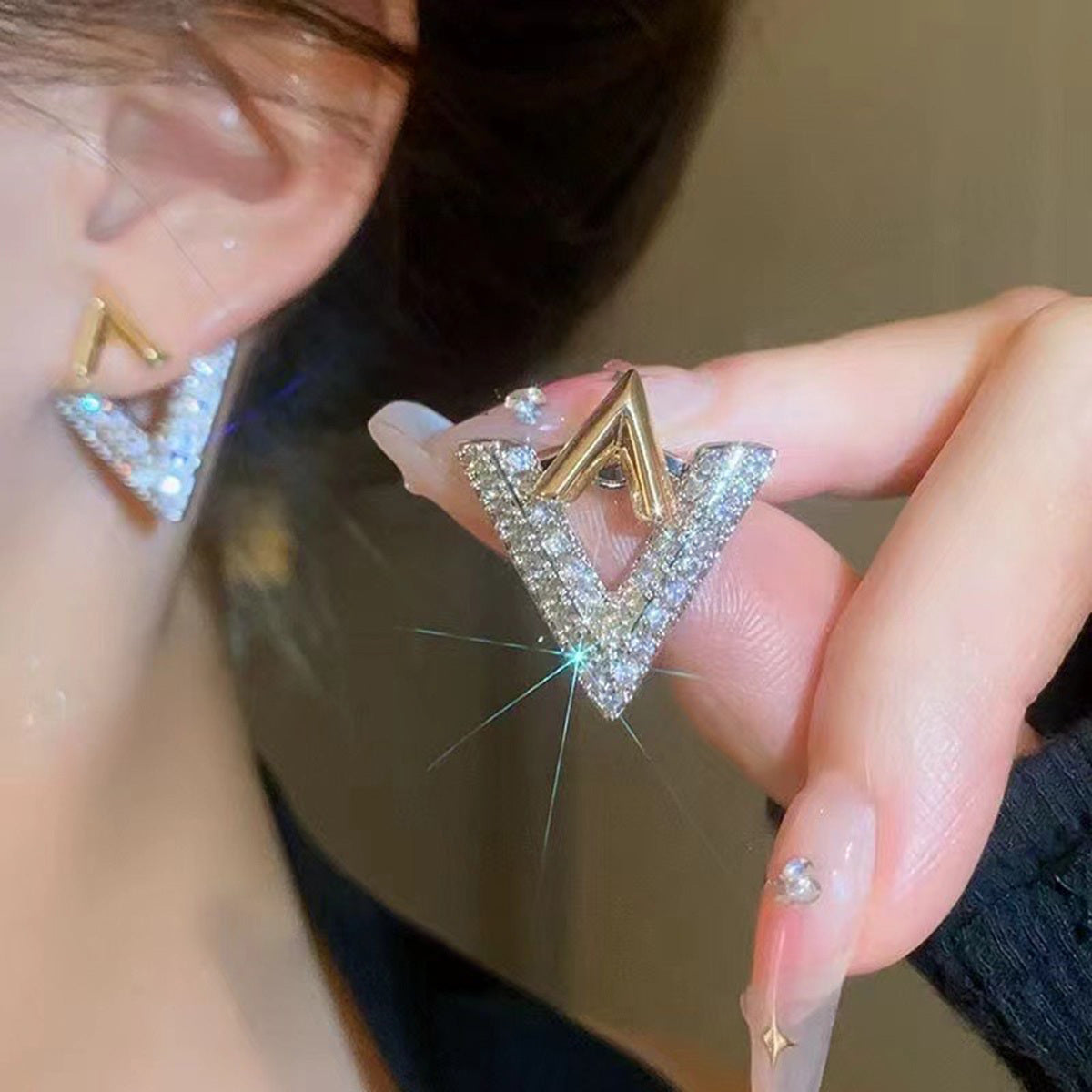 Delicate V-shaped Stud Earrings Inlaid Shiny Zirconia Elegant Simple Versatile Ear Accessories