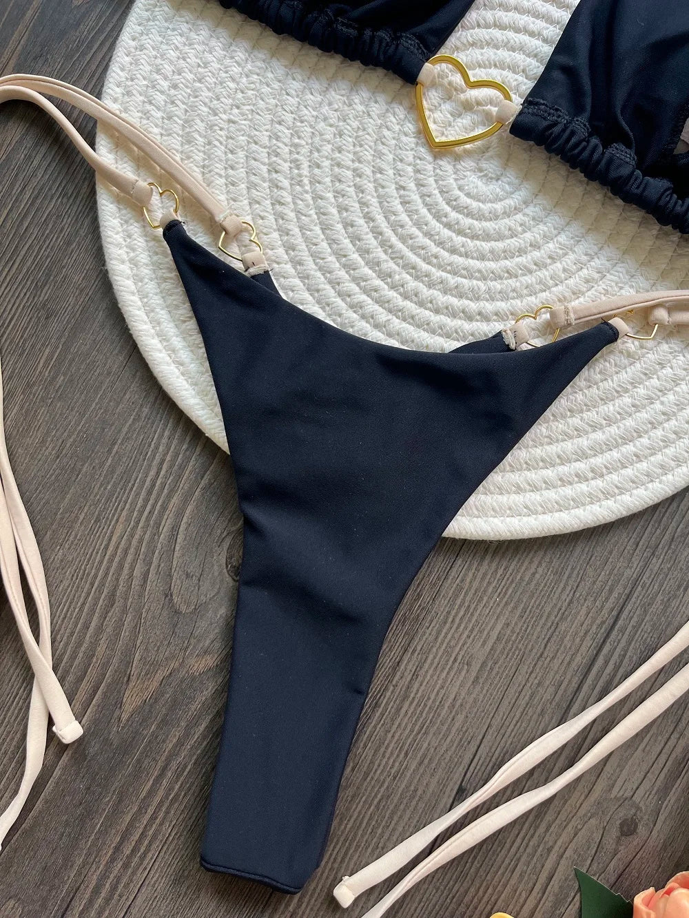 "Caliente" — a fiery look for beach days