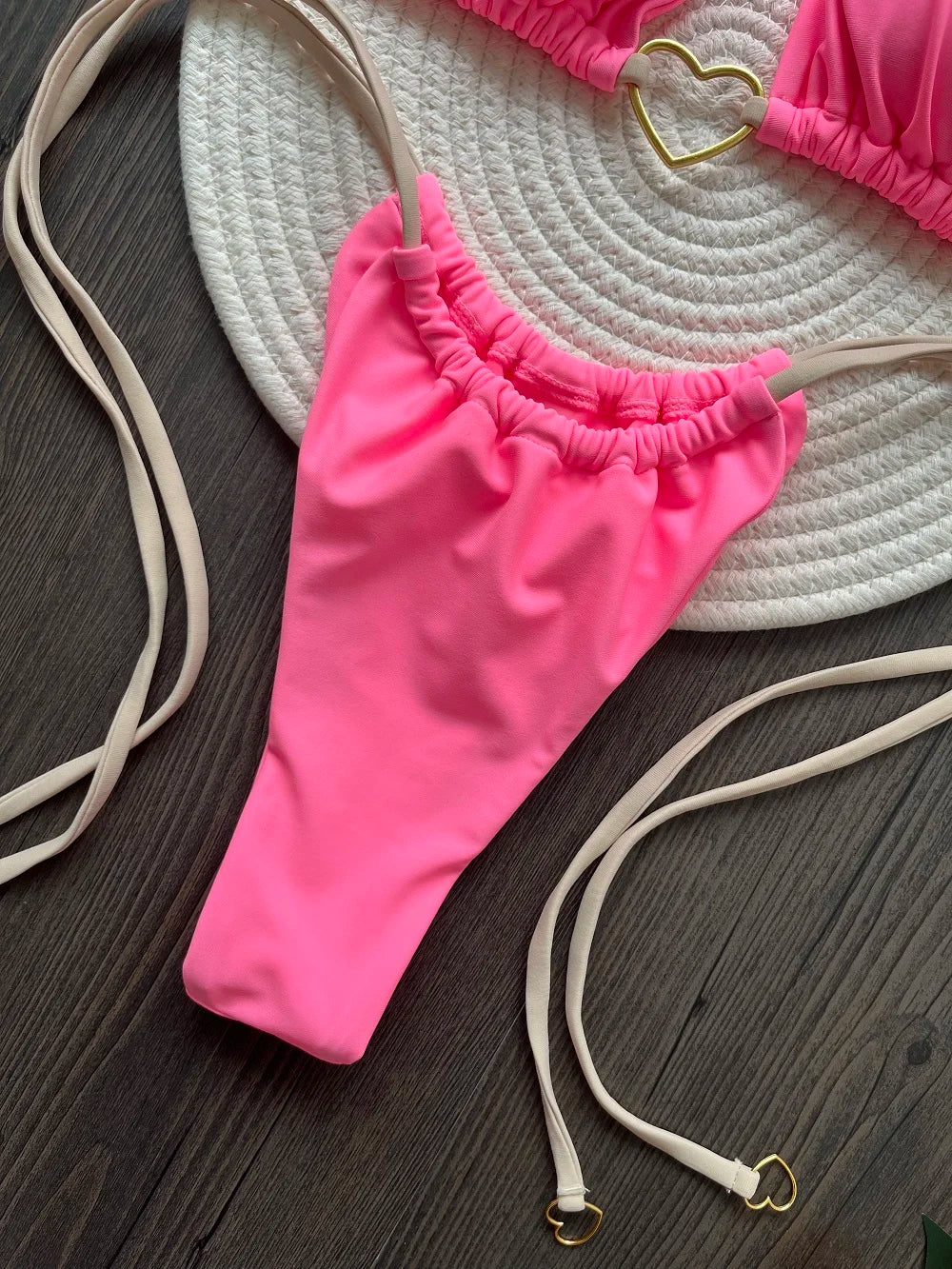 "Caliente" — a fiery look for beach days