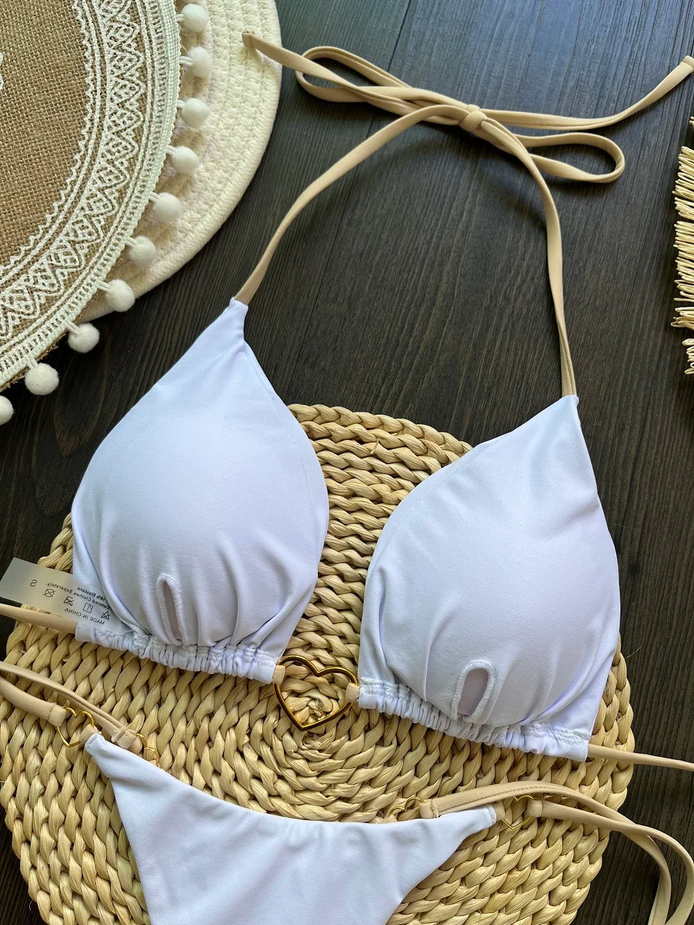 "Caliente" — a fiery look for beach days