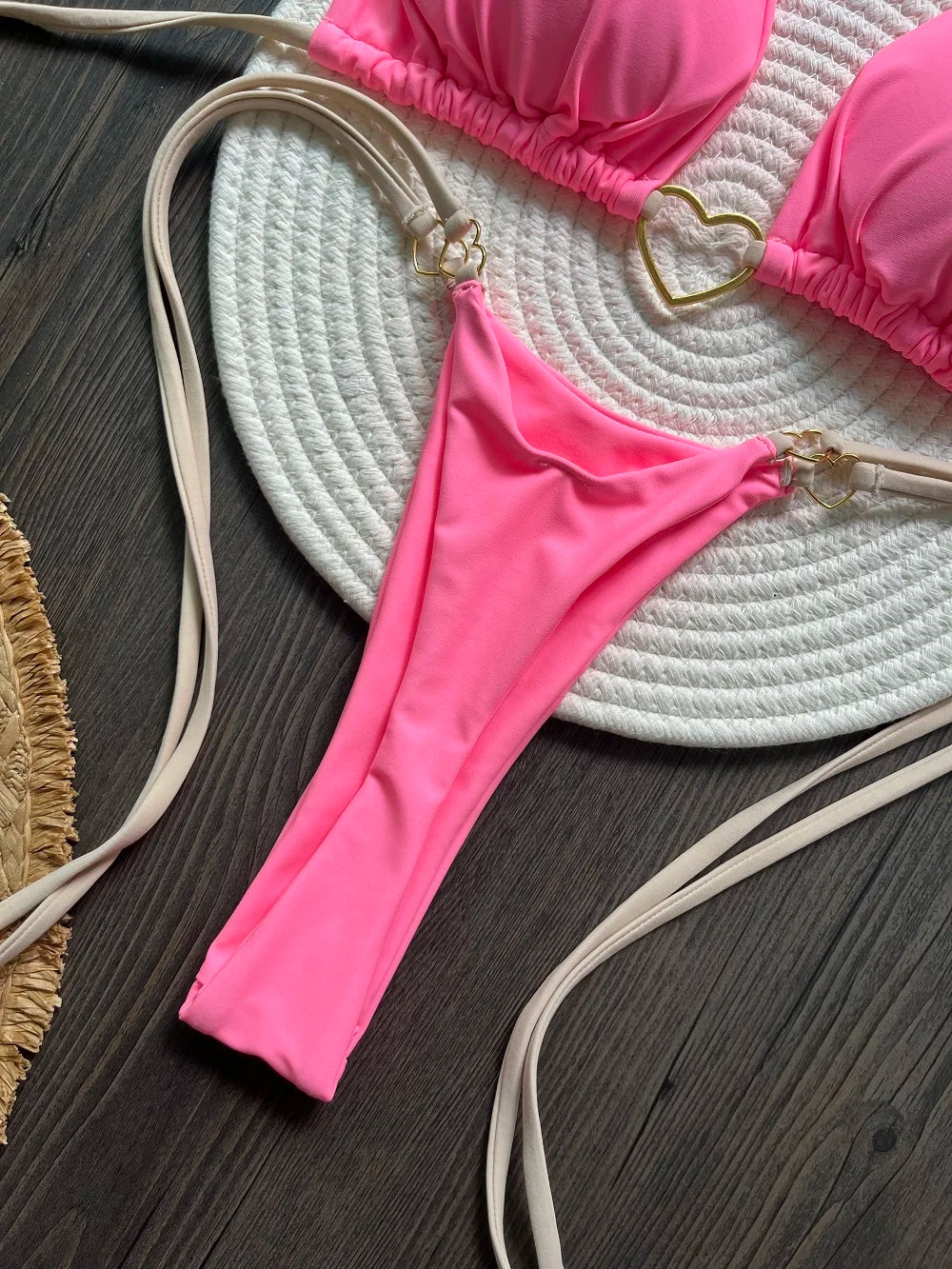 "Caliente" — a fiery look for beach days