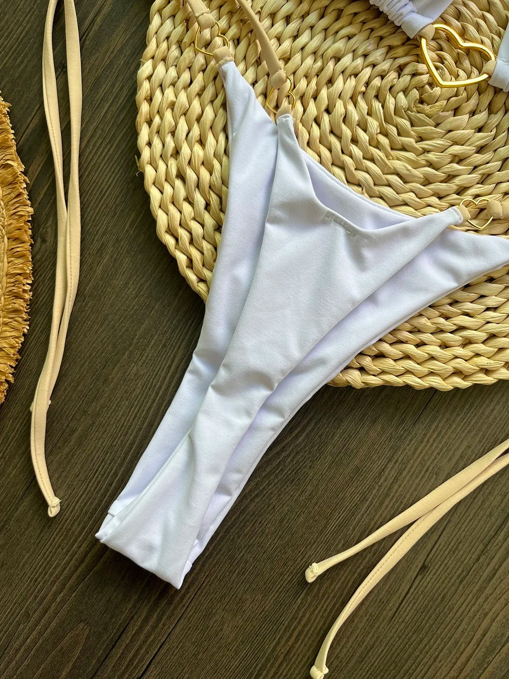 "Caliente" — a fiery look for beach days