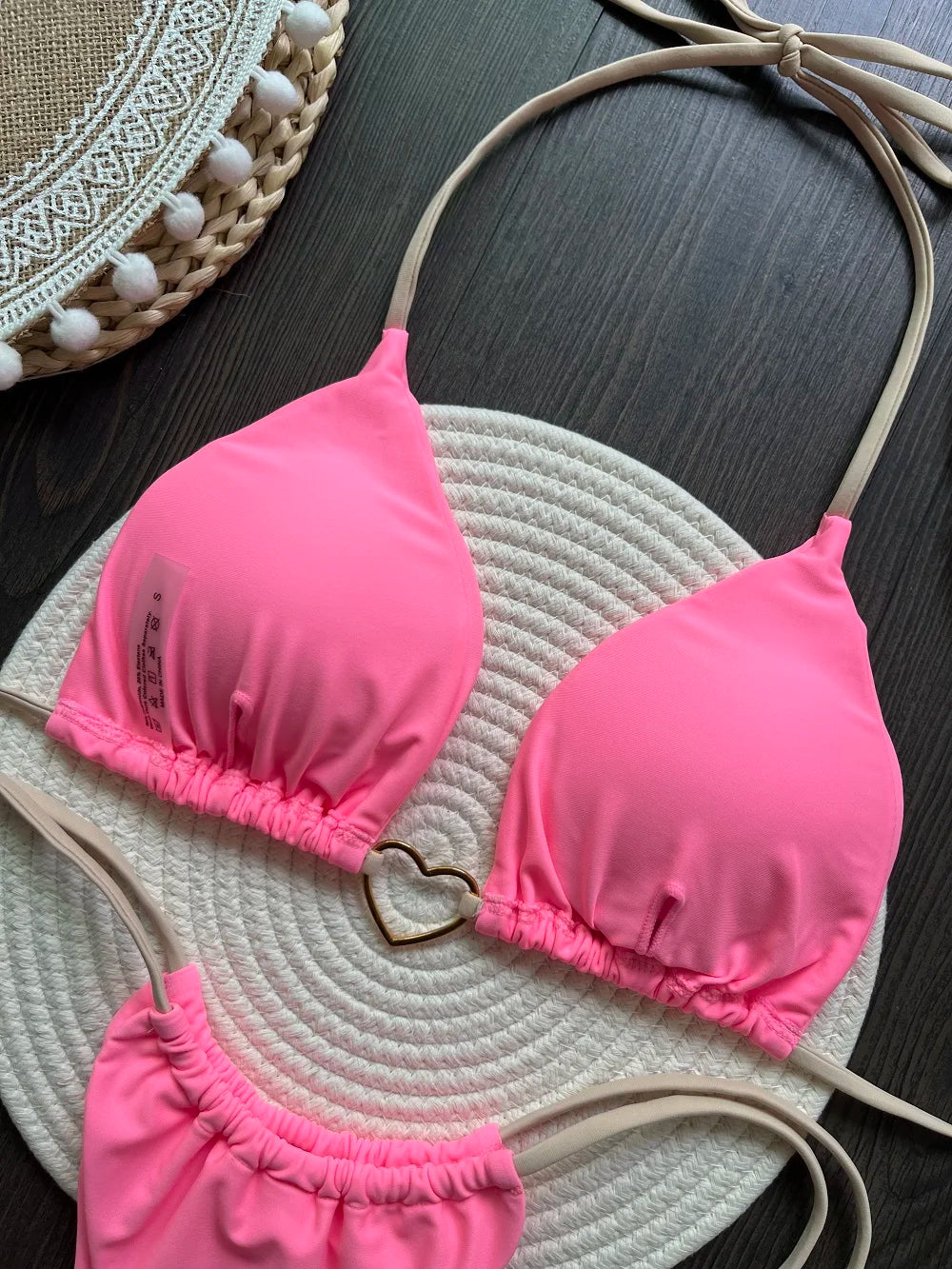 "Caliente" — a fiery look for beach days