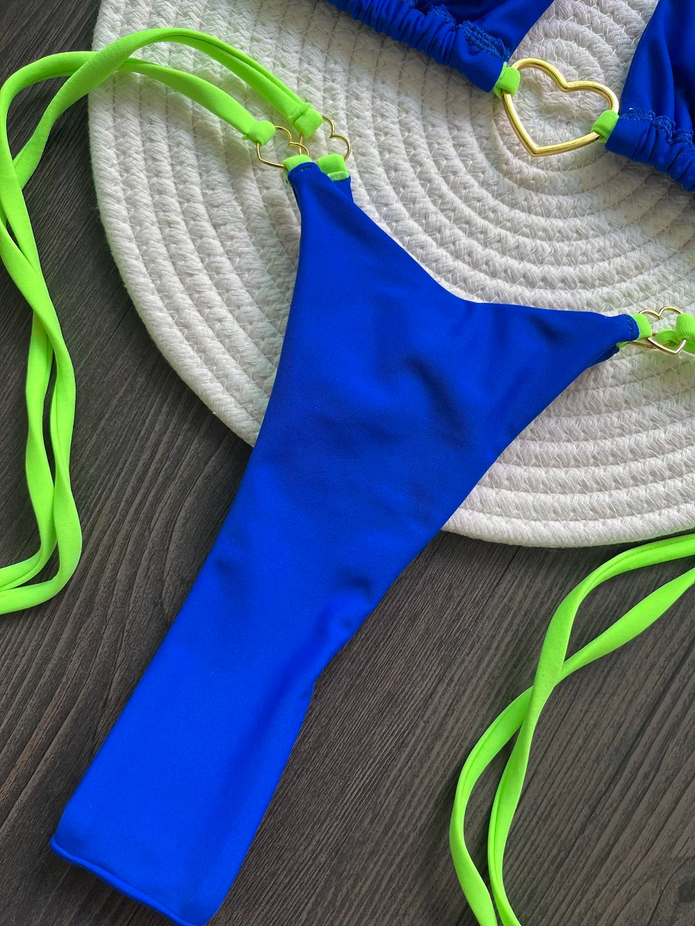 "Caliente" — a fiery look for beach days