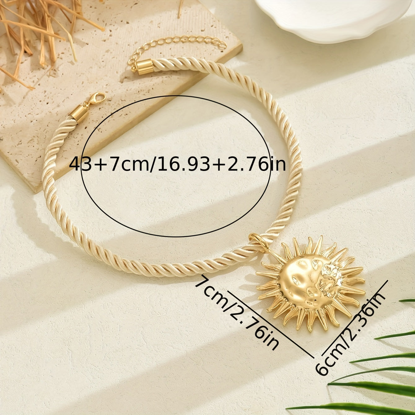 Elegant Sunflower Pendant Necklace